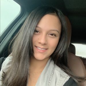 Meet your Posher, Elsi